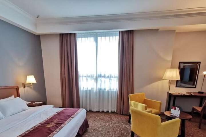 Room 14 of 44
