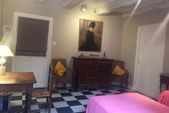Room 25 of 73