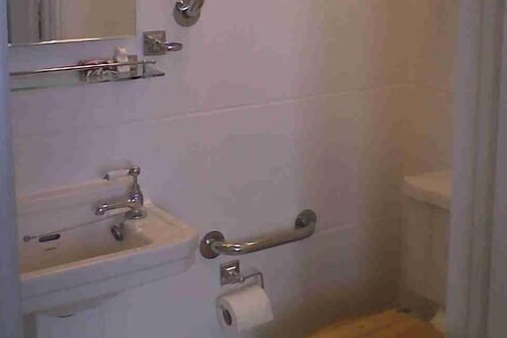 Room 7 of 17