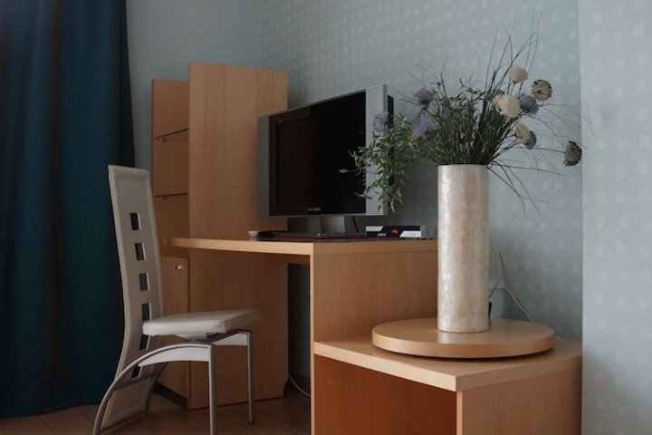 Room 12 of 36