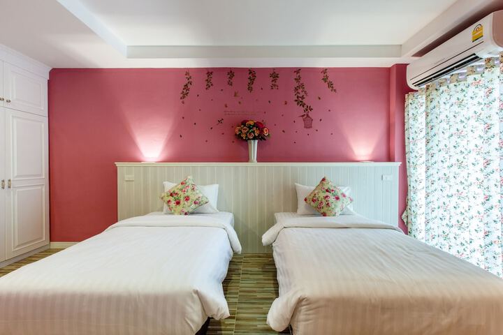 Room 35 of 60