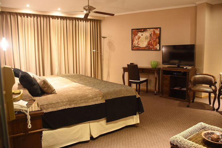 Room 18 of 93