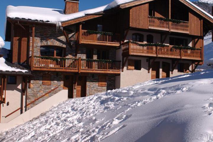 LES CHALETS DE LA MOURIA