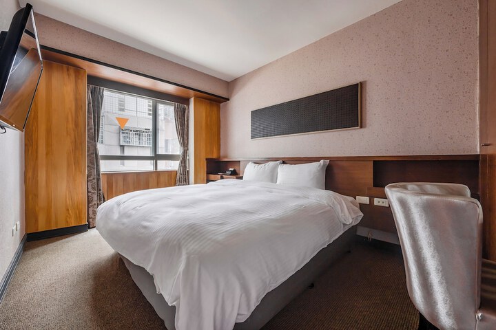 Room 54 of 90
