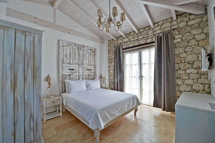 Room 10 of 78