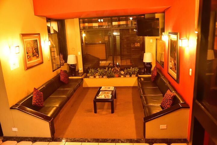 Hotel Holiday Suites in Tacna