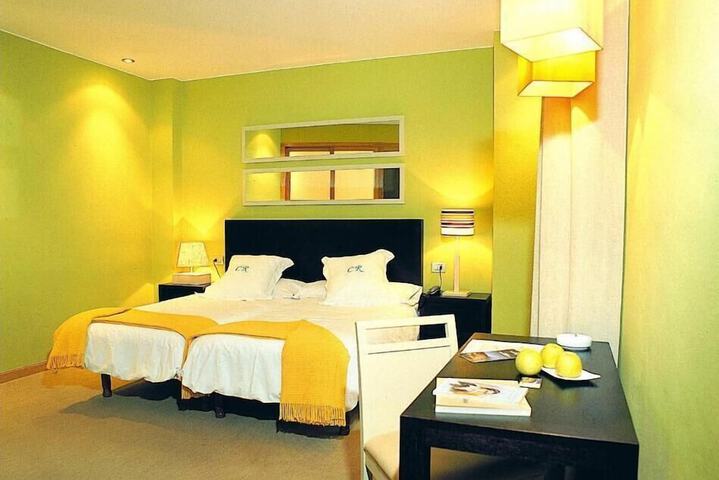Room 3 of 41
