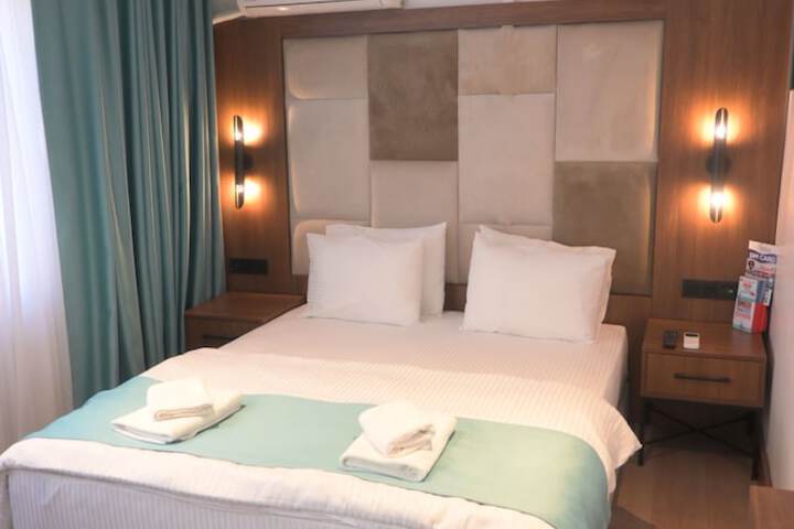 Room 9 of 40