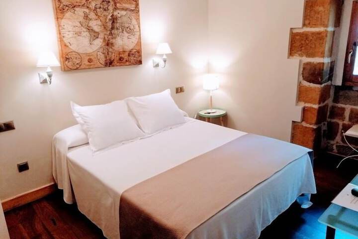 Room 4 of 33