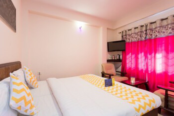 Room 12 of 32