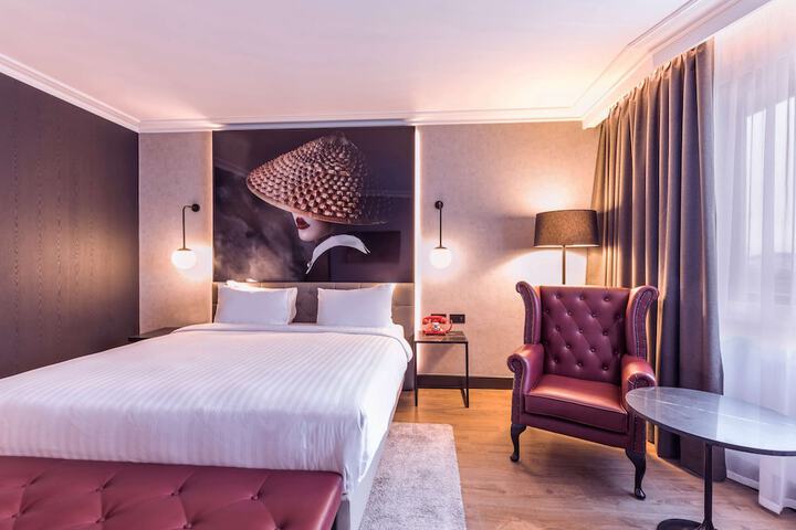 Room 21 of 86