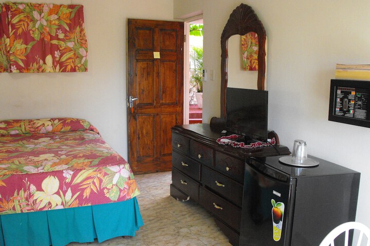 Room 11 of 35