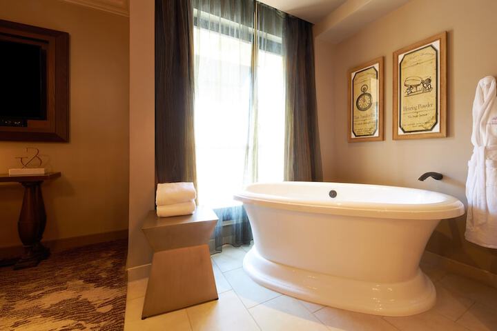 Room 21 of 52