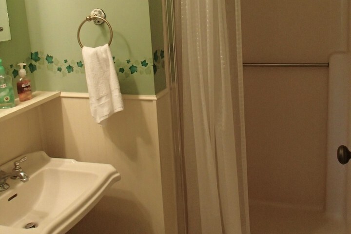 Room 53 of 60