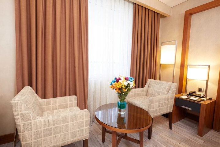 Room 10 of 73