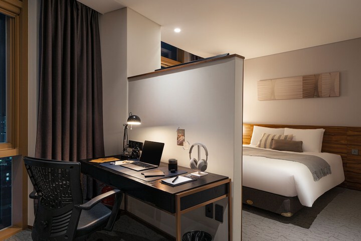 Room 11 of 79
