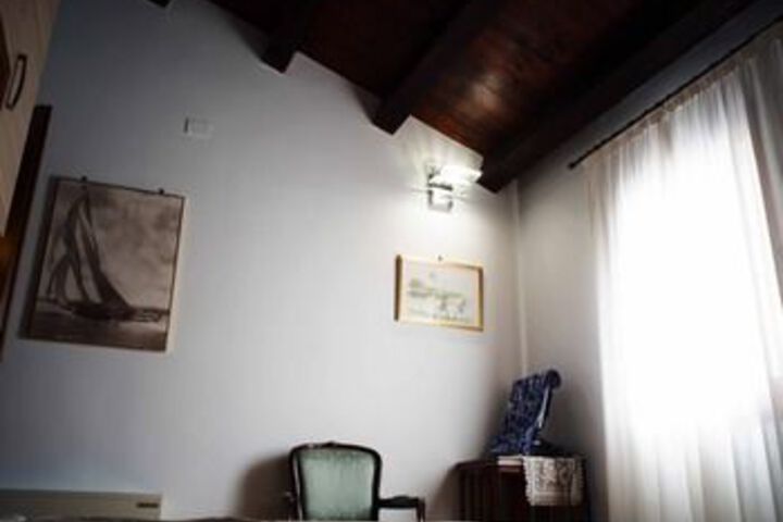 Room 5 of 27