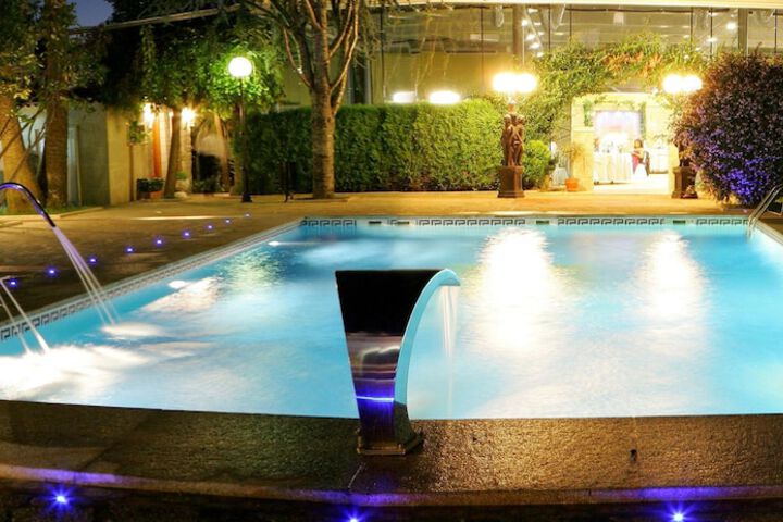 Pool 18 of 35