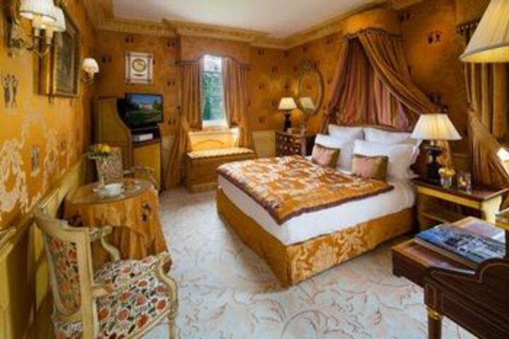 Room 38 of 62