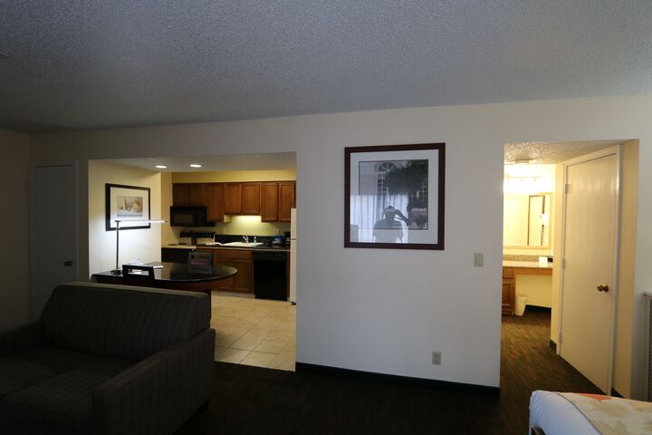 Room 85 of 107