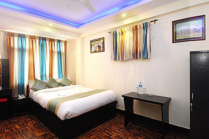 Room 10 of 38