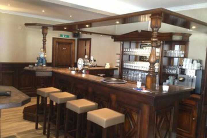 Lounge 2 of 50