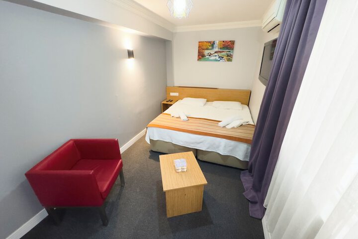 Room 51 of 99