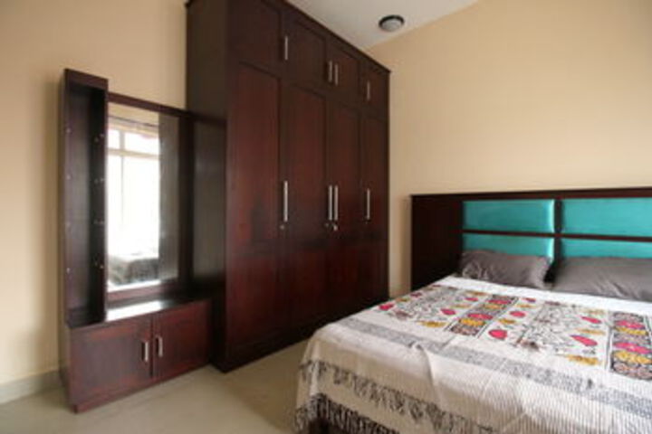 Room 10 of 27