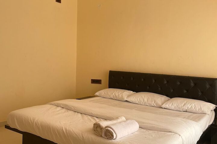 Room 3 of 60