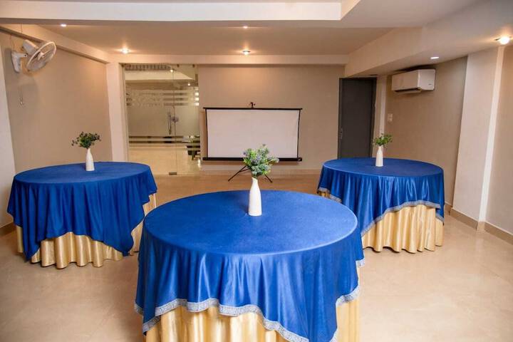 Ballroom/Hall 35 of 41