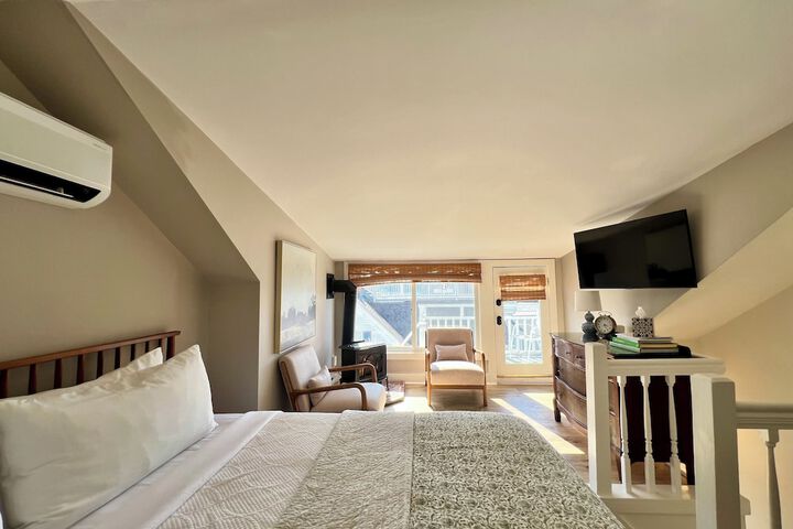 Room 30 of 106