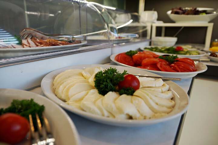Breakfast/Coffee Service 110 of 128