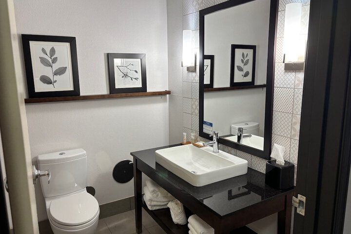 Room 16 of 26