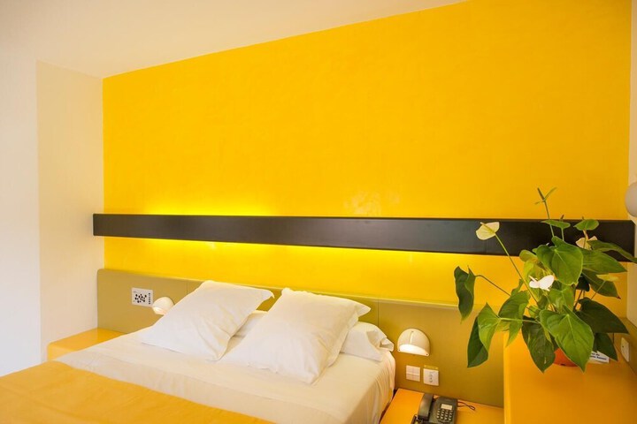 Room 15 of 34