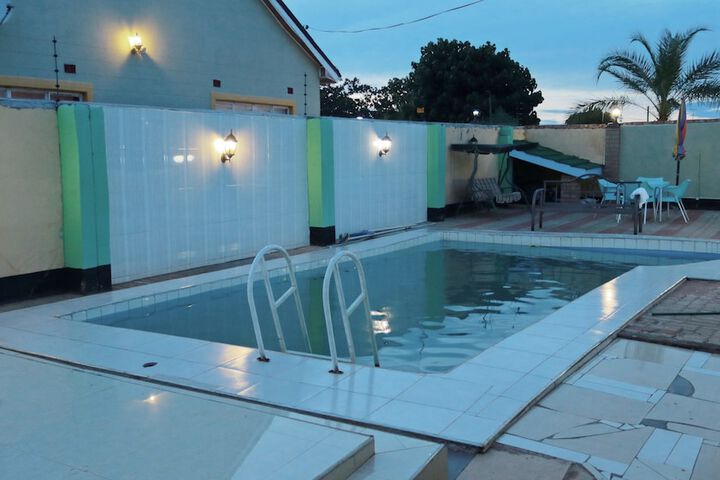 Pool 14 of 22