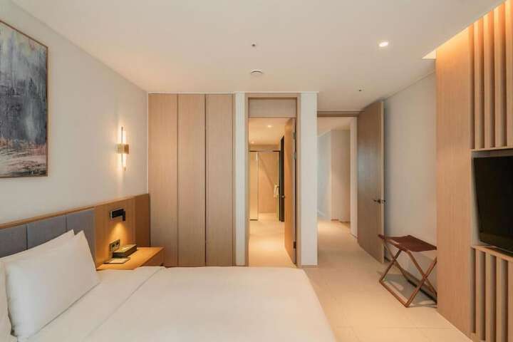 Room 19 of 31