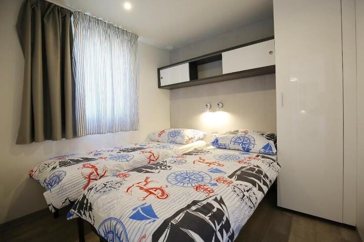 Room 3 of 45