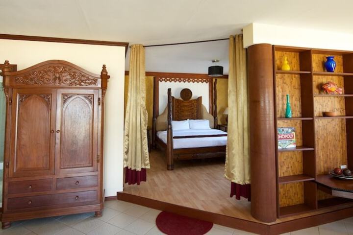 Room 4 of 51