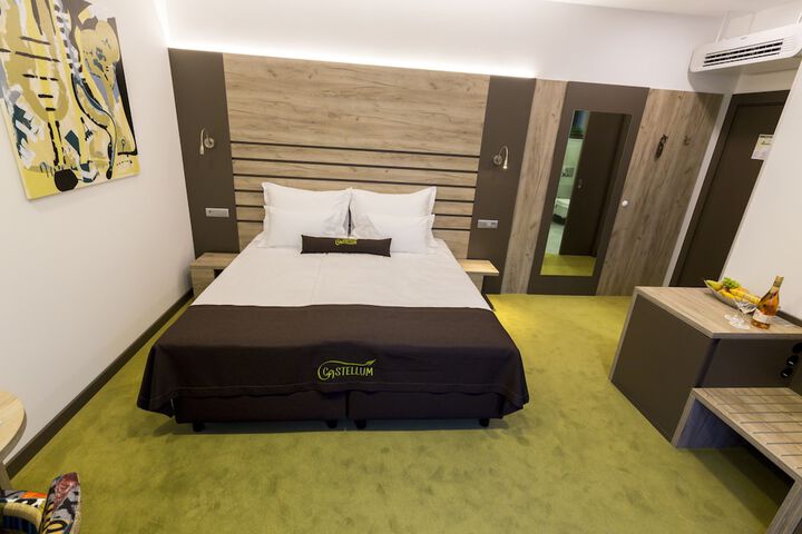 Room 7 of 36