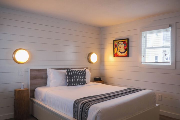 Room 9 of 31