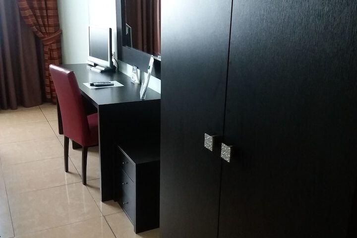 Room 17 of 31