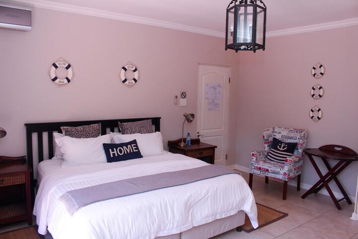 Room 33 of 79