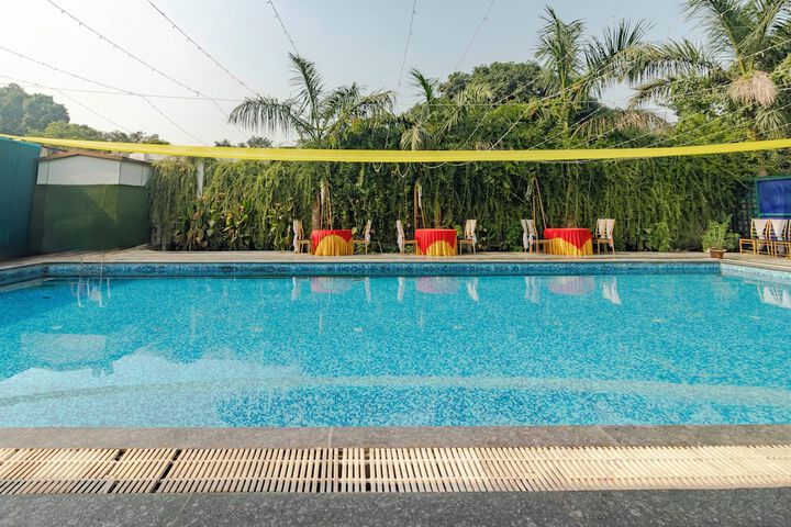 Pool 42 of 75