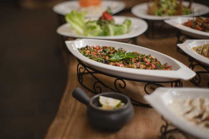 Dining 48 of 102