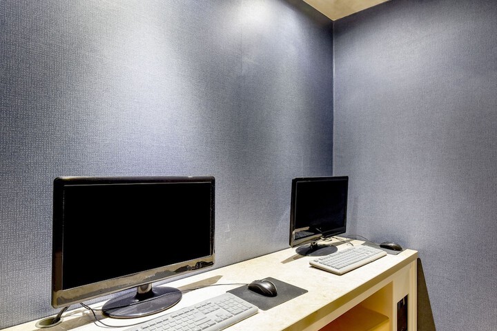 Room 8 of 19