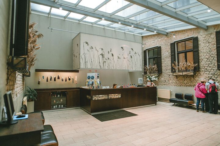 Hotel Interior 4 of 85