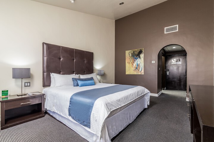 Room 14 of 87