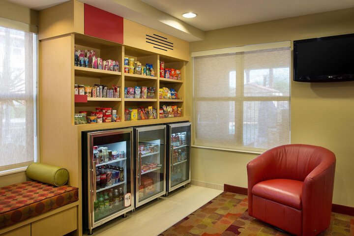 Snack bar