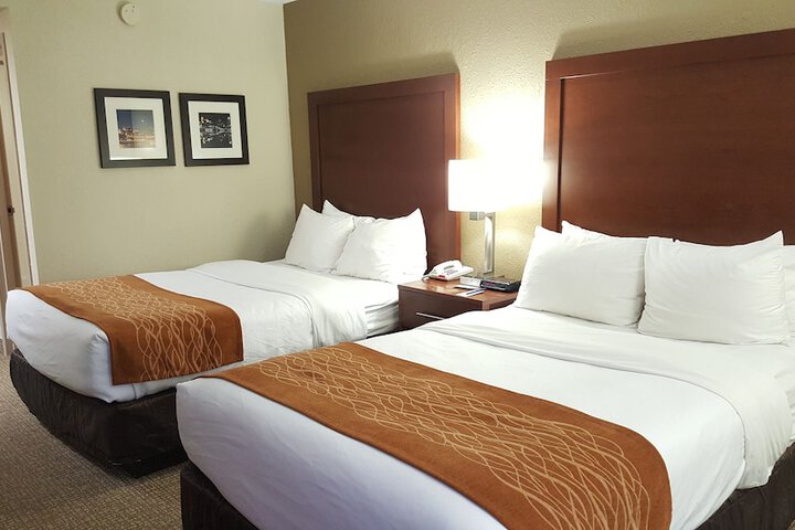 2 Double Beds (5 of 9)