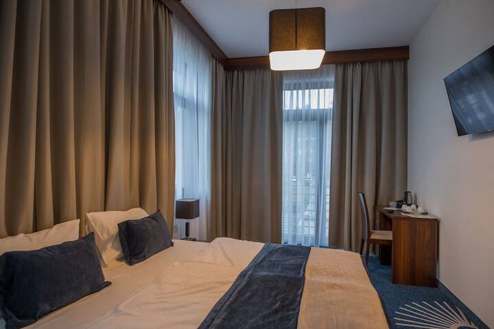 Room 22 of 53